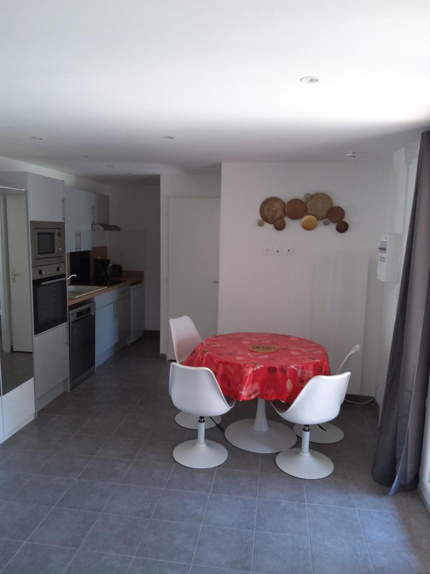Meuble Avec Cour Apartment Sotteville-les-Rouen Bilik gambar