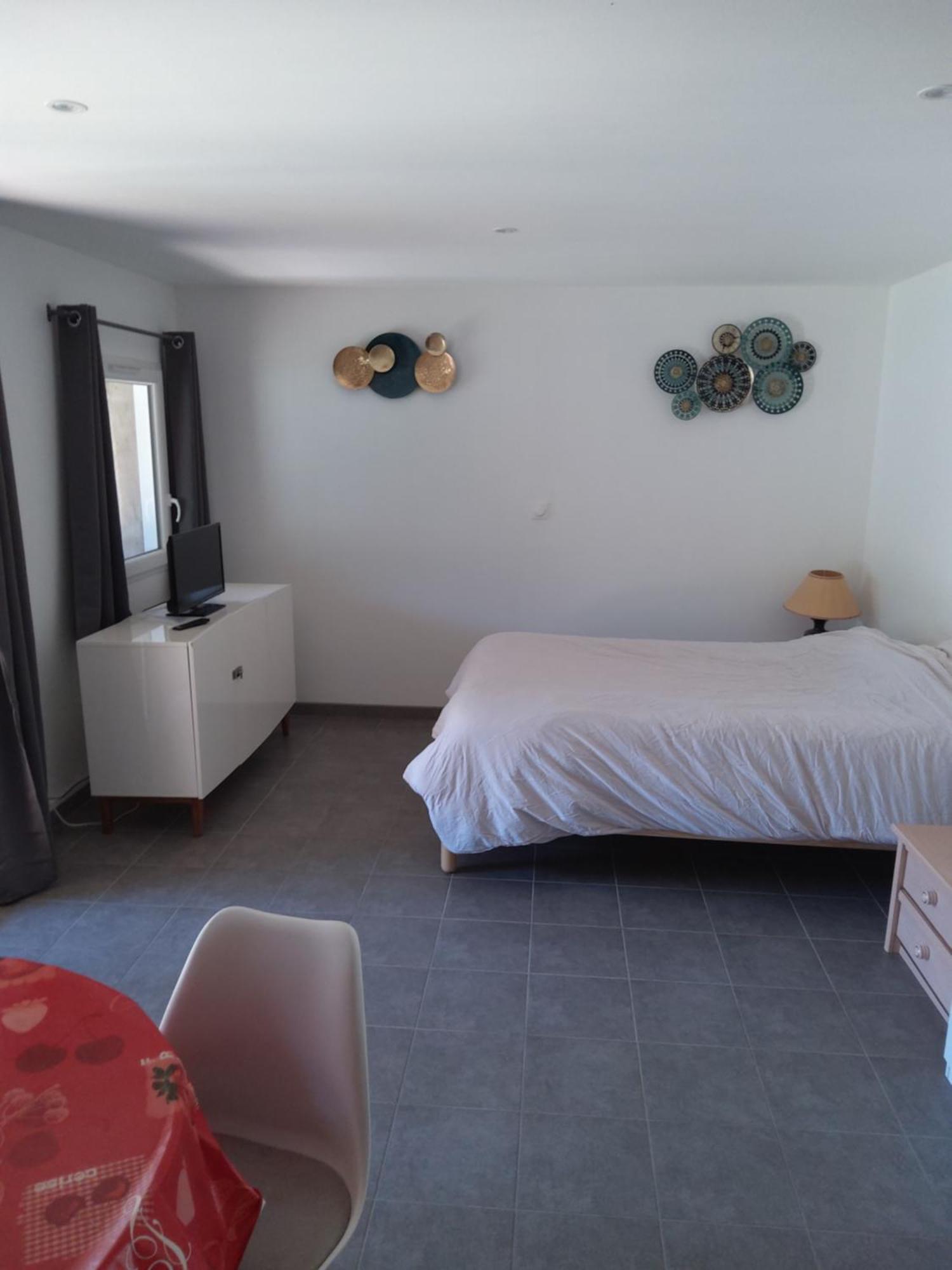 Meuble Avec Cour Apartment Sotteville-les-Rouen Luaran gambar