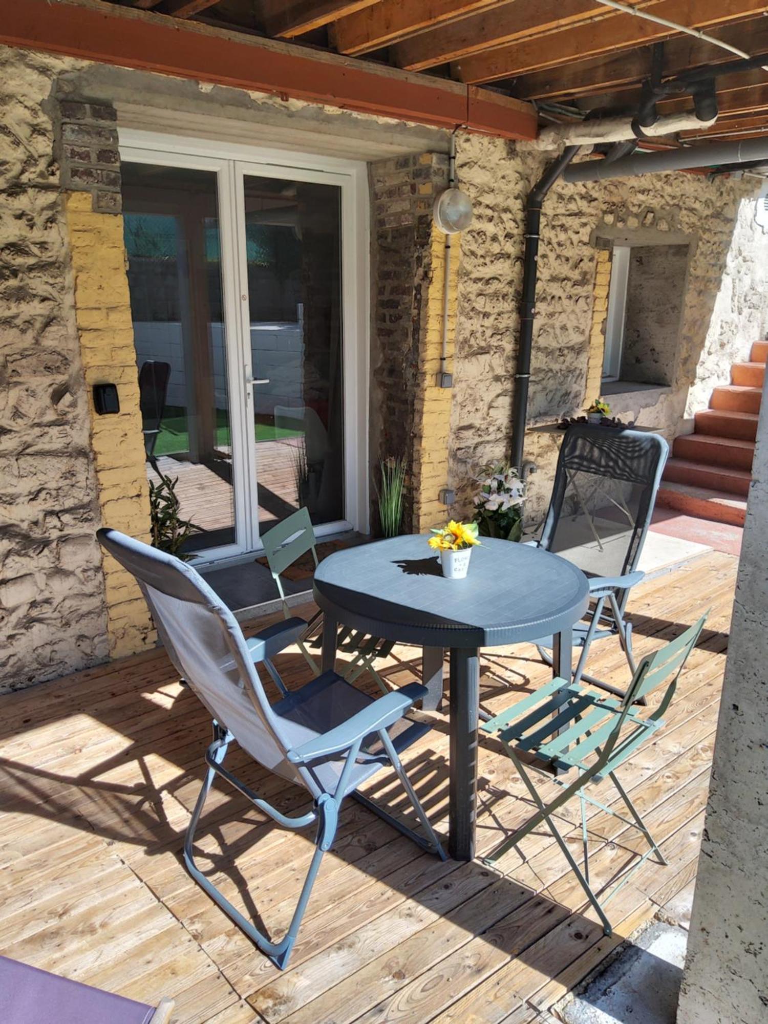 Meuble Avec Cour Apartment Sotteville-les-Rouen Luaran gambar